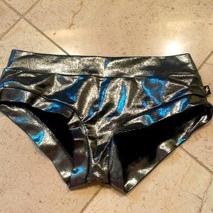 Chrome pole shorts